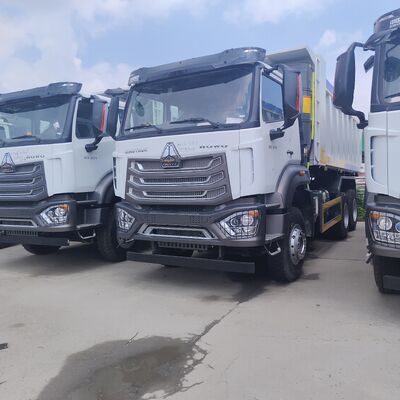 HOWO NX 6×4 camions de décharge miniers lourds avec moteur de 430 ch et charge utile de 30-35 tonnes pour l'Afrique