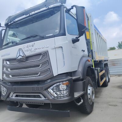 Camion-benne robuste HOWO NX 6 × 4 avec moteur de 400 CV et charge utile de 25 à 35 tonnes pour l'exploitation minière et la construction