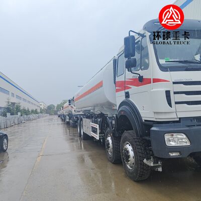 Beiben 8x8 35,000L camion-citerne de pétrole camion-citerne de carburant lourd pour les projets miniers du Congo