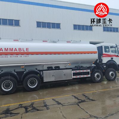 Camion citerne à carburant tout-terrain robuste Beiben 8x8 de 35 000 L pour l'exploitation minière au Congo