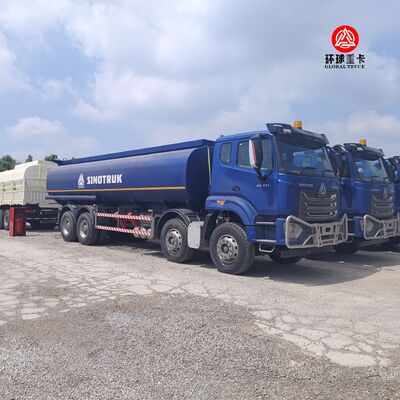 Camion-citerne à carburant HOWO NX 8x4 de 30000L, camion-citerne diesel robuste pour le marché nigérian