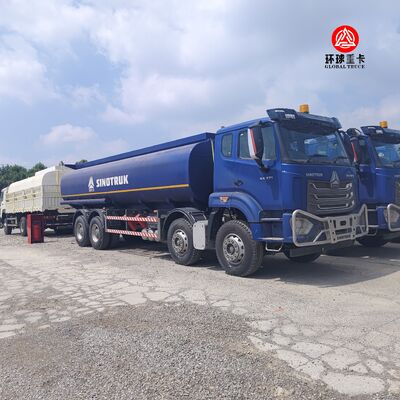 HOWO NX 8x4 30000L Camion-citerne à carburant Camion-citerne à carburant diesel lourd pour le marché africain