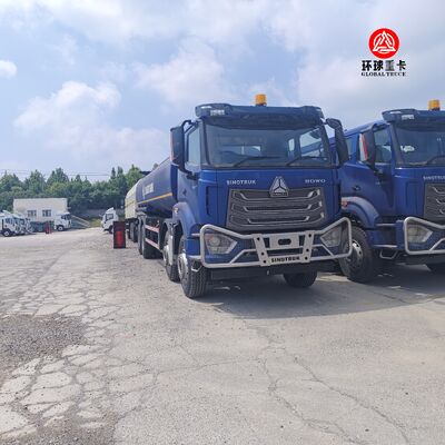 Camion-citerne à carburant HOWO NX 8x4 de 30000L, camion-citerne diesel robuste pour le marché nigérian