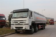 Bateau-citerne de la livraison de carburant de Sinotruk HOWO 8x4 pour le transport de carburant diesel de gaz liquide