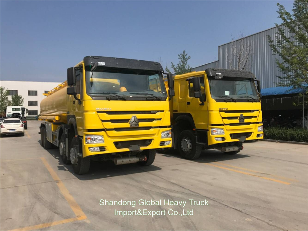 Chine Fournisseur Export de véhicules de fret de camions de carburant réservoirs d'huile de pétrole de camions-citernes