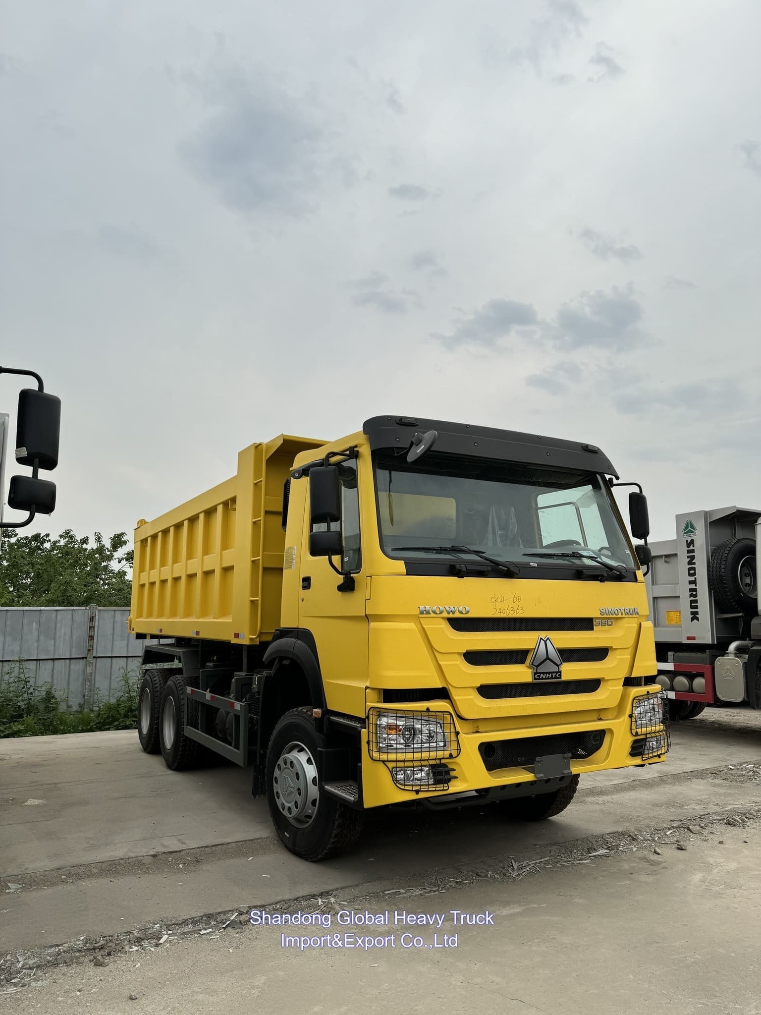 Sinotruck HOWO 25t-100t 8*4 Diesel véhicule de livraison d'occasion 12 roues