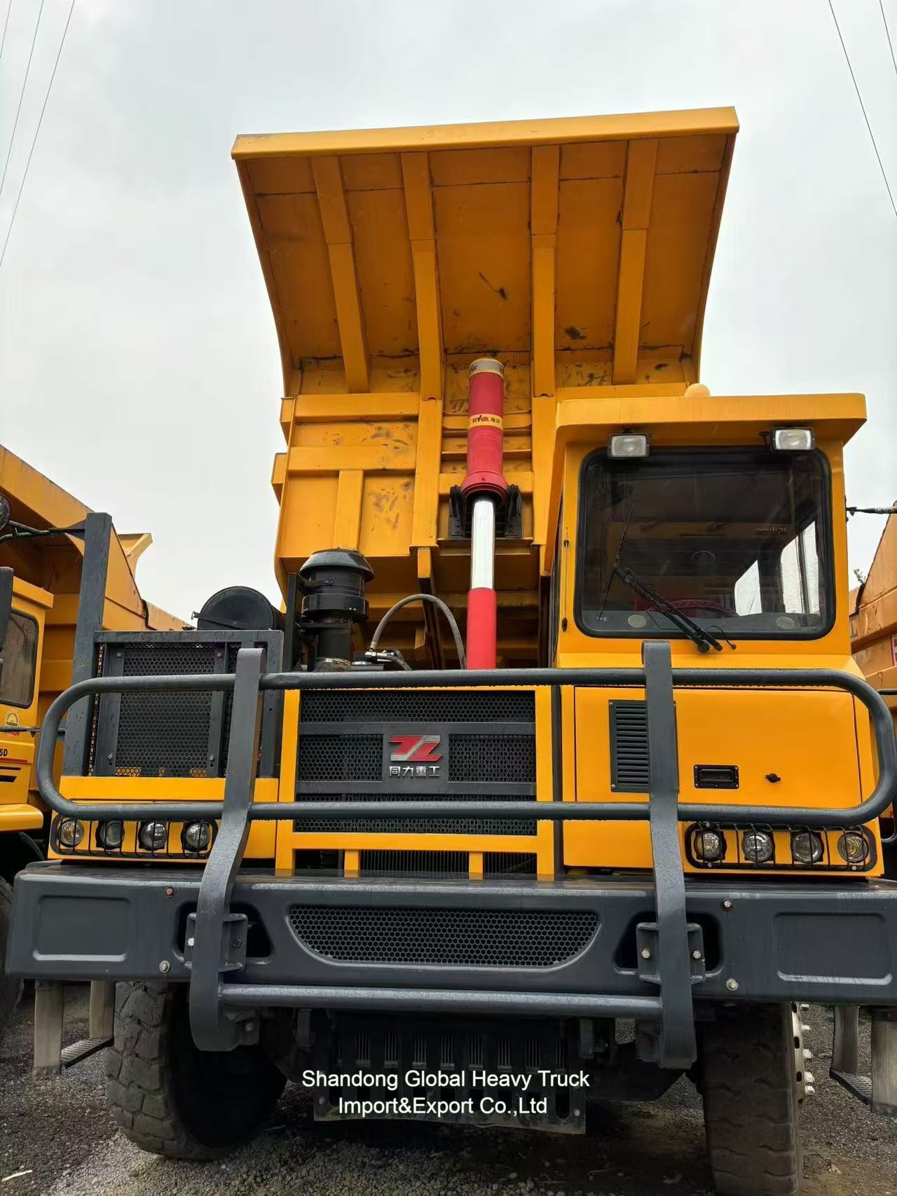 Équipement minier Camion de déchargement lourd avec pièces détachées