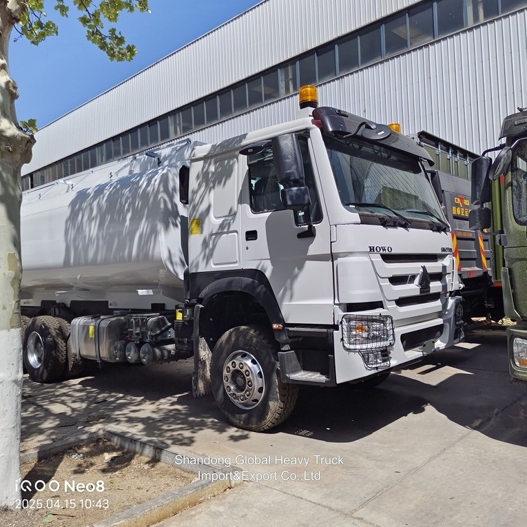 Nouveau véhicule de conception à 3 essieux 40000 litres Huile de carburant Huile d'essence Cisterne de transport