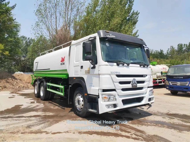 20000L 30000 litres Sinotruk nouvellement utilisé HOWO 6*4 Sprinkler réservoir d'eau camion-citerne