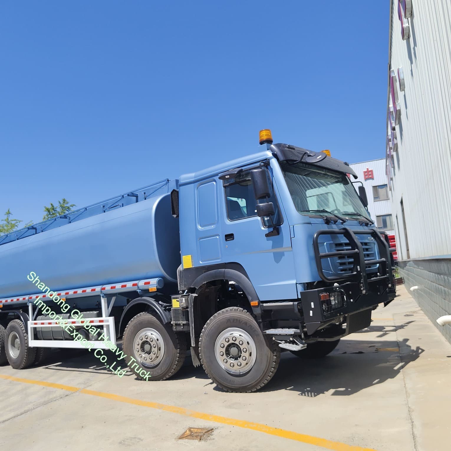 High Sinotruk 8*4 12 roues LHD Rhd Diesel Fuel Gas Oil Livraison de pétrole utilisé Cisterne Cisterne