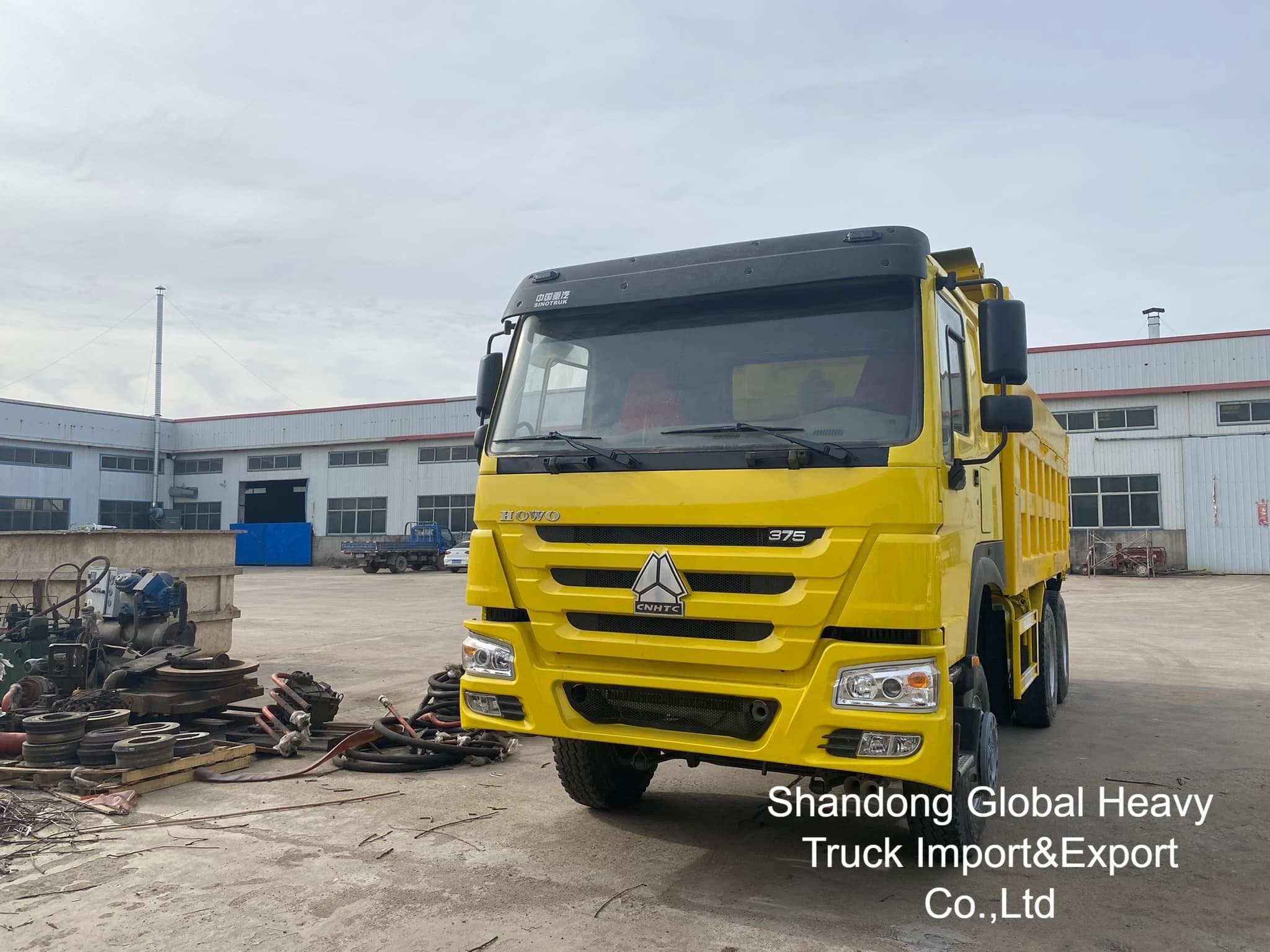 Camion benne basculante robuste Sinotruk HOWO 6X4/8X4 A7/T7 10/12 roues 371ch/380ch 18-25m³ d'occasion