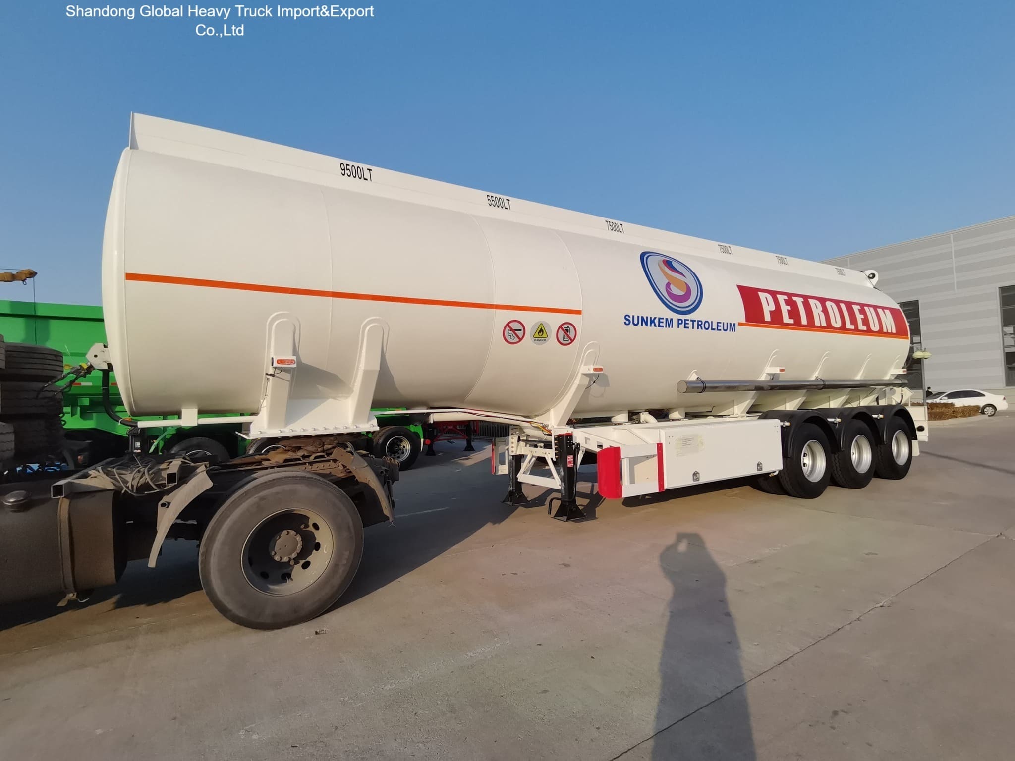 Semi-remorque citerne 3 essieux robuste pour carburant, capacité 50 000L