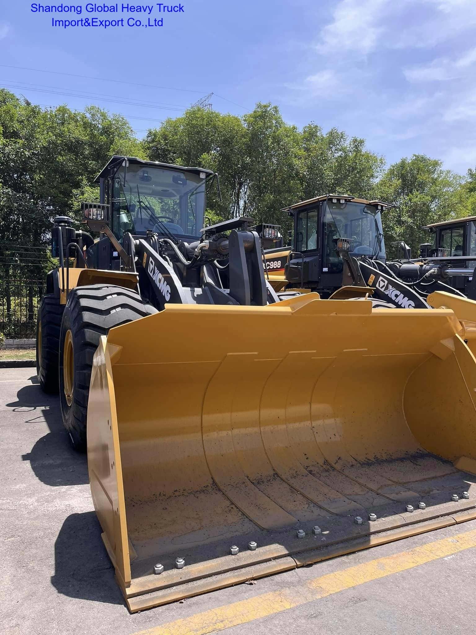 Chargeuse sur pneus avant XCMG XC948E, capacité de charge nominale de 4 tonnes, godet de 2,4 m3 et dimensions de 7882*2500*3405mm