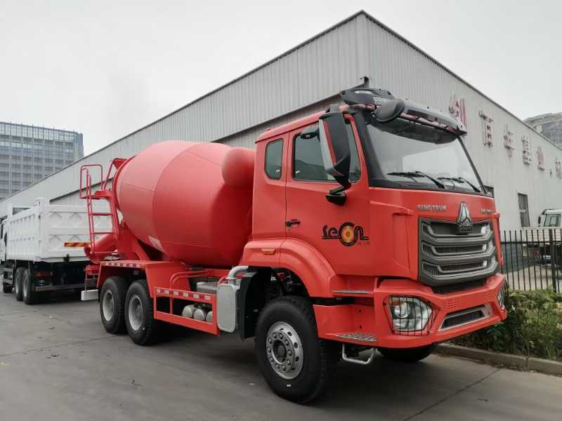Camion malaxeur à béton Sinotruk HOWO 4X2 6X4 8cbm 10cbm 12cbm d'occasion pour la vente