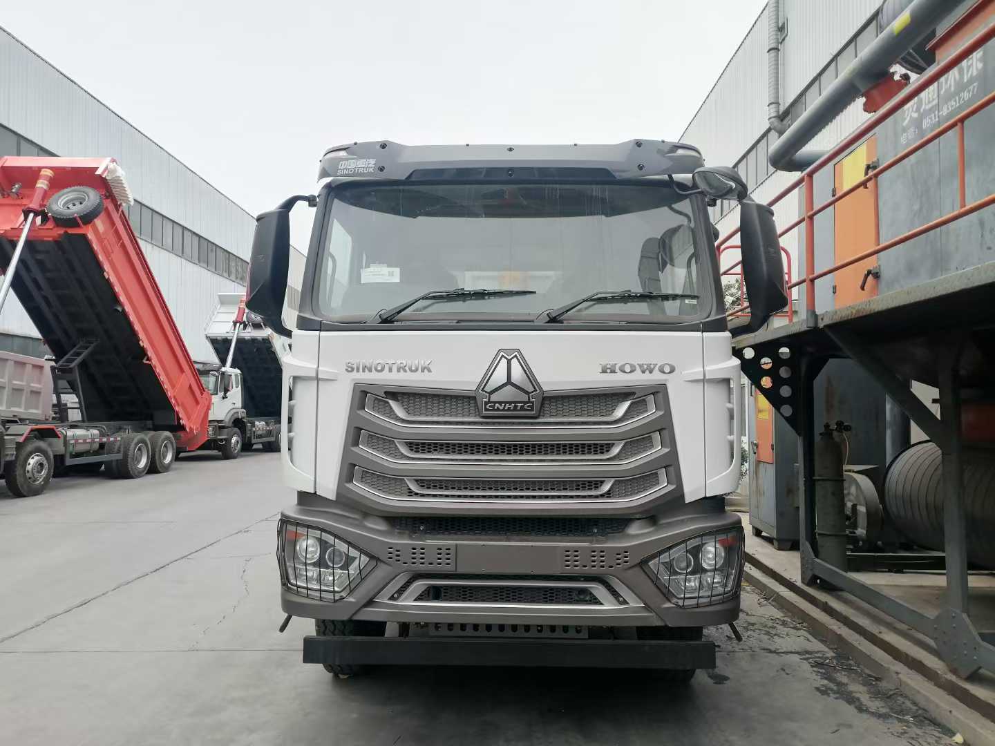 En bon état Sinotruk HOWO 371HP-375HP camion de décharge 6*4 et 8*4 avec 10 roues 12 roues camion à bascule vers l'Afrique
