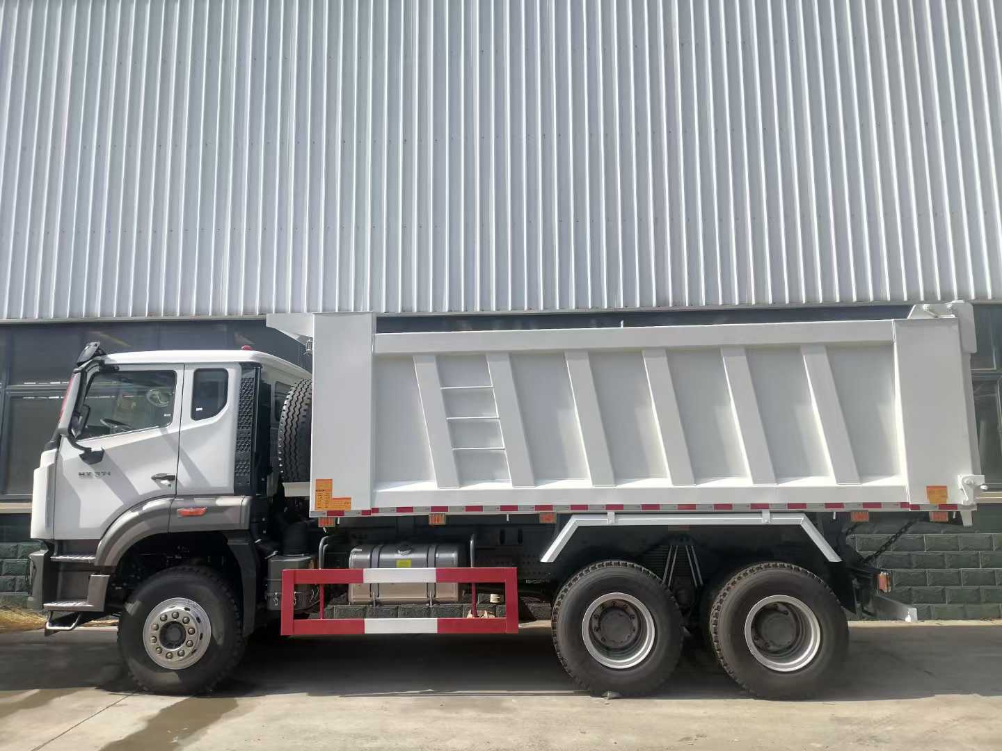 Vélos de construction robuste utilisé Sinotruk HOWO Nx 440HP 6X4 pour les besoins lourds