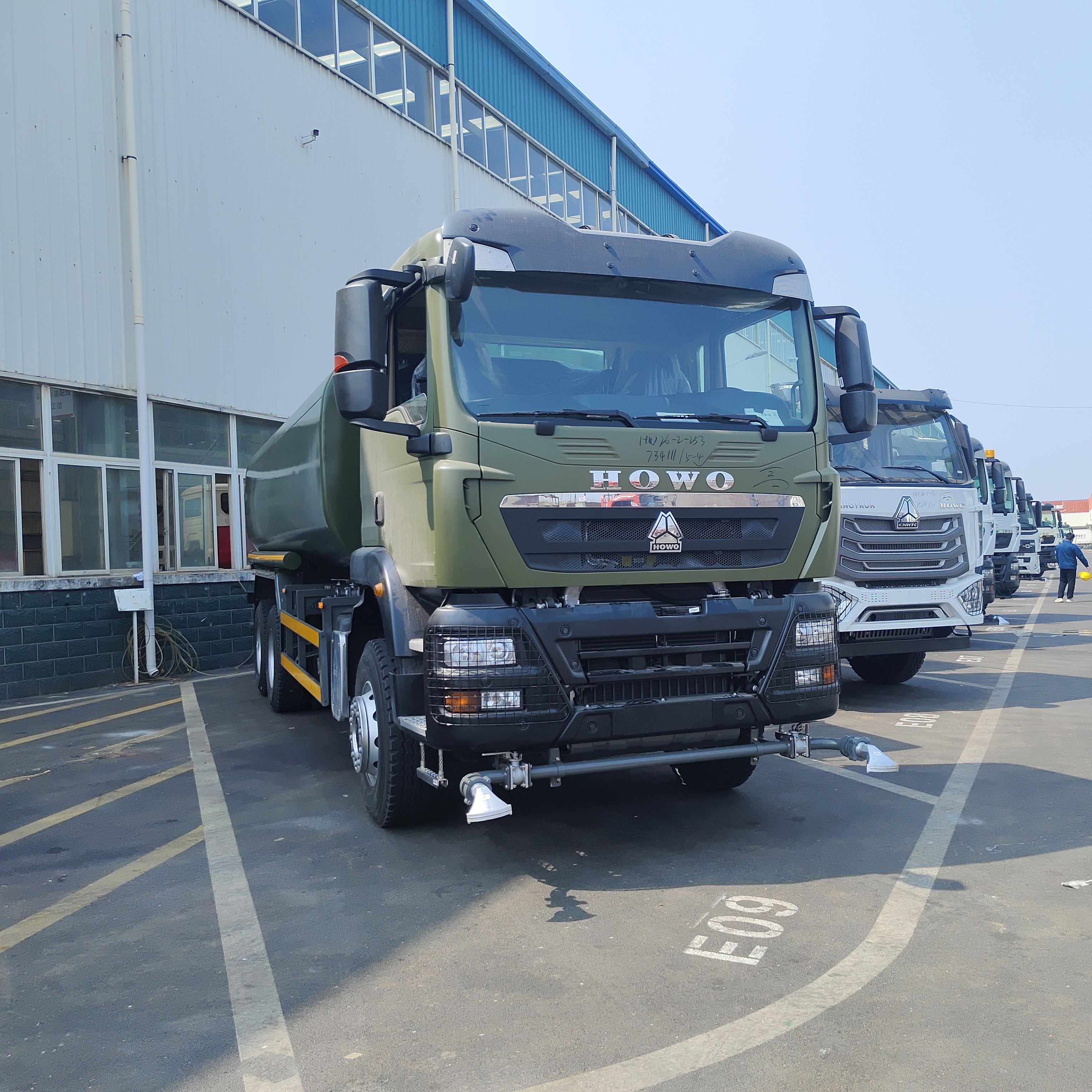 Camion-citerne d'eau HOWO TX 6×4 avec charge utile 20T, norme d'émission Euro 2 et roue motrice 6×4 pour le nettoyage des routes