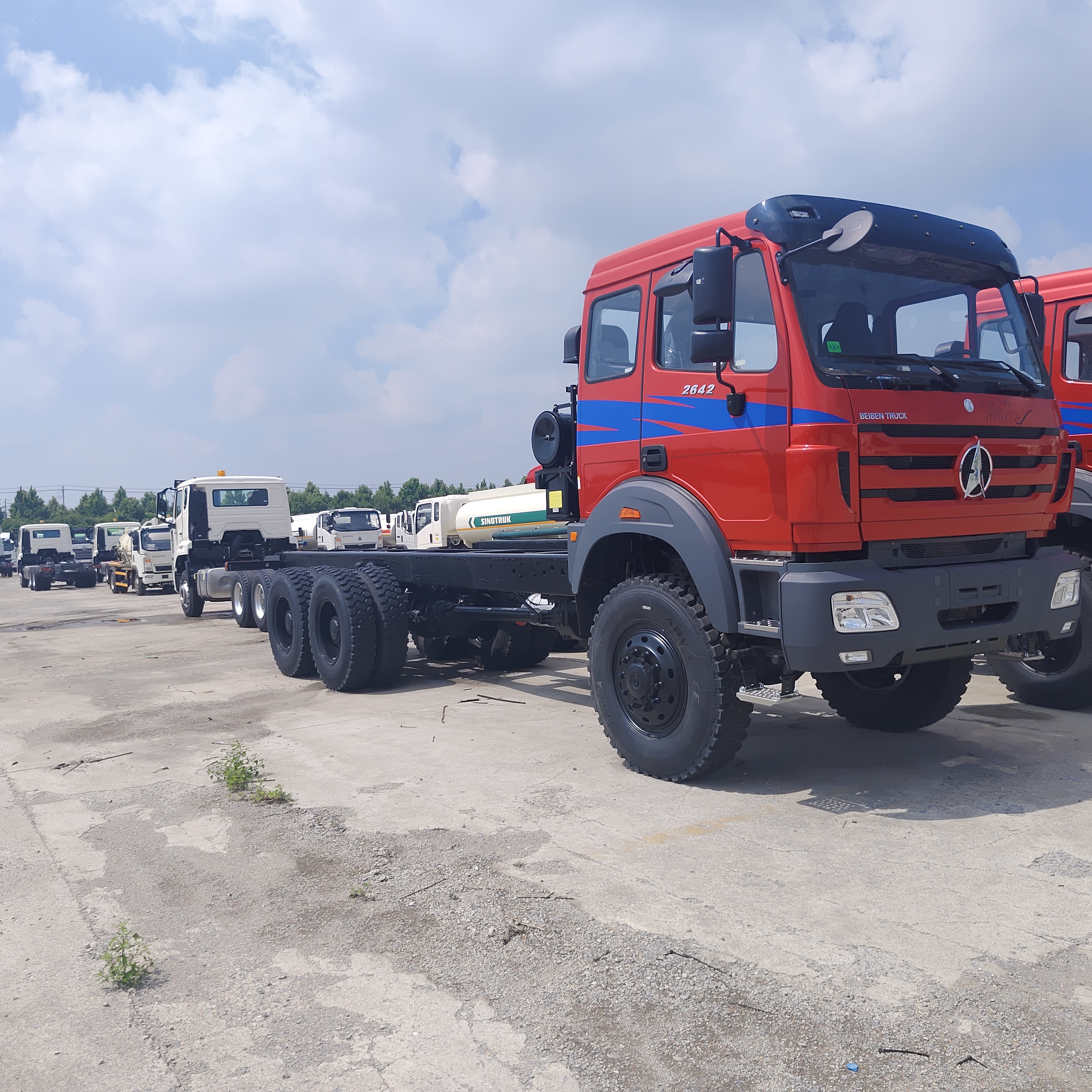 BEIBEN 2648 6×4 Camion-benne minier robuste avec moteur WEICHAI 480HP et charge utile de 30 à 40 tonnes pour le transport du cuivre et du cobalt