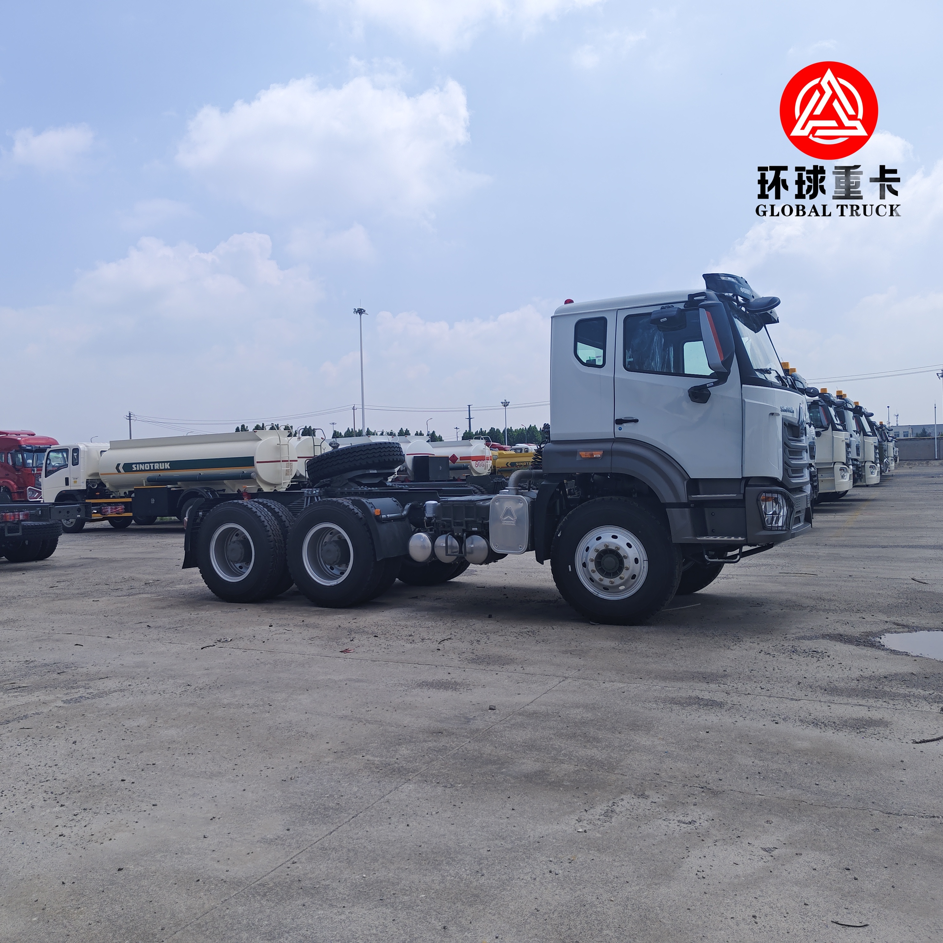 HOWO NX 6×4 Tractor Truck – Heavy Duty SINOTRUK Prime Mover for Long-Distance Freight Transportation