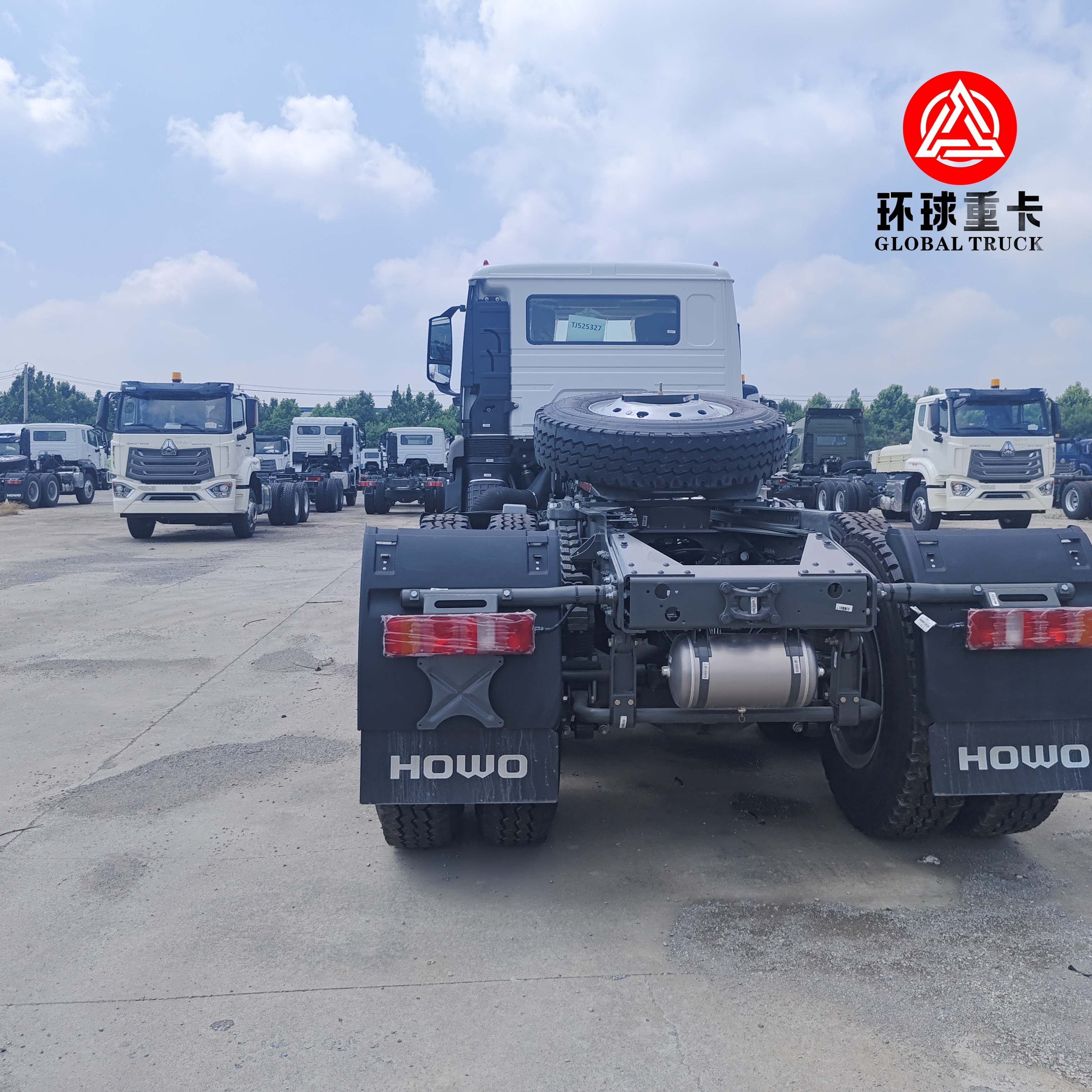 Tête de tracteur HOWO NX 6x4 neuve avec moteur diesel 371 CV pour le transport de marchandises lourdes